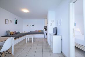 Meli Apartments & Villas