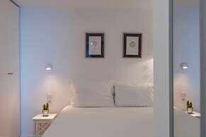 Meli Apartments & Villas