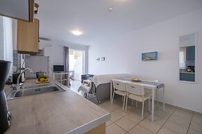 Meli Apartments & Villas