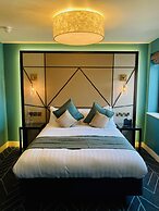 Seven Hotel