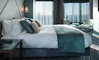 Seven Hotel
