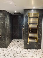 Seven Hotel