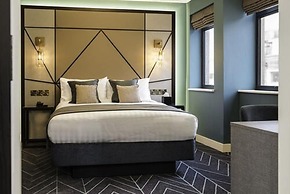 Seven Hotel