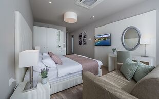 Preelook Apartments and Rooms