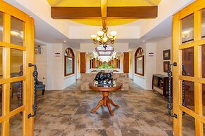 Hotel Rincon de Puembo, BW Signature Collection