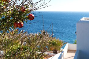 Pahivouni Studios & Suites