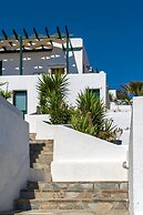 Pahivouni Studios & Suites