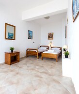 Pahivouni Studios & Suites