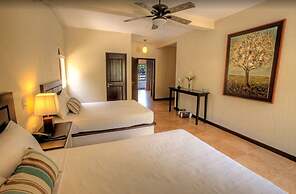 Boca Olas Resort Villas