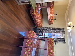 Snow Gate Motel and Apartments