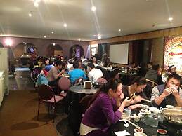 Snow Gate Motel and Apartments