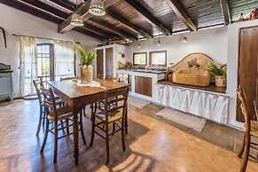 Tia Maria Country Inn