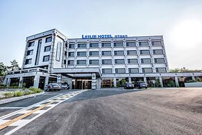 Leslie Hotel