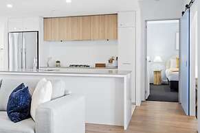 Circle on Cavill Surfers Paradise - GCLR