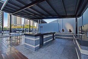 Circle on Cavill Surfers Paradise - GCLR