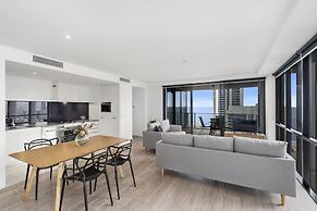 Circle on Cavill Surfers Paradise - GCLR