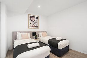 Circle on Cavill Surfers Paradise - GCLR