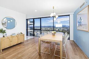 Circle on Cavill Surfers Paradise - GCLR