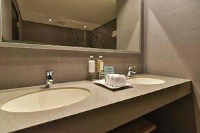 Holiday Inn Taoyuan Airport by IHG