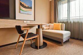 Holiday Inn Taoyuan Airport by IHG