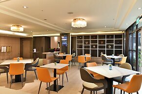 Holiday Inn Taoyuan Airport by IHG