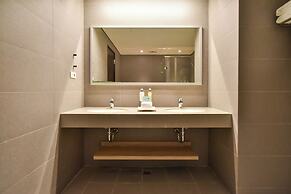 Holiday Inn Taoyuan Airport by IHG