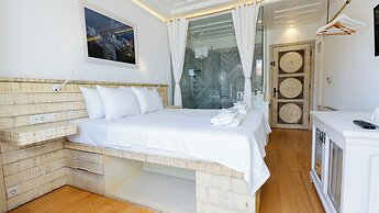 Cunda Piano Otel (+13 Adult Only)