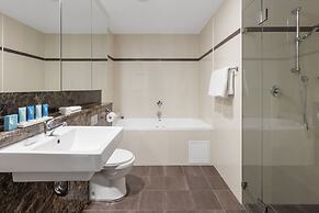 Meriton Suites World Tower, Sydney