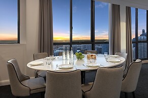 Meriton Suites Pitt Street, Sydney