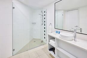 Meriton Suites Waterloo