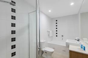 Meriton Suites Waterloo