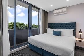 Meriton Suites Waterloo