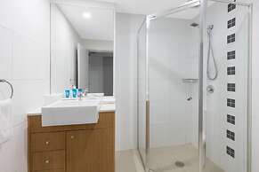 Meriton Suites Waterloo