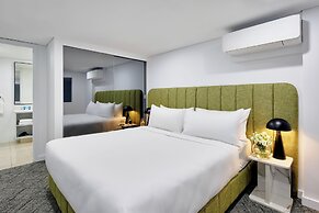 Meriton Suites Waterloo