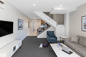 Meriton Suites Waterloo