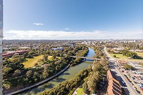 Meriton Suites George Street, Parramatta