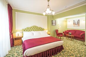 Studio One Accommodation Suites