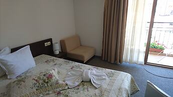 Family Hotel Kandrovi