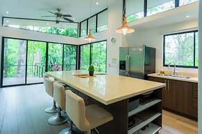 Selva Color Forest & Beach Ecolodge
