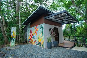 Selva Color Forest & Beach Ecolodge