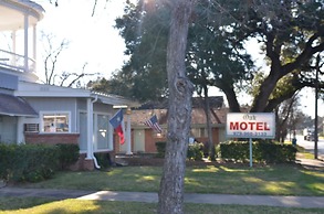 The Oak Motel