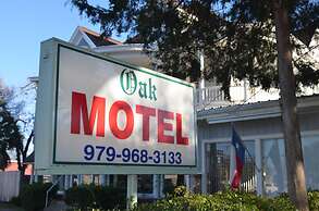 The Oak Motel