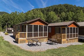 Sun Retreats Nantahala