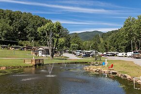 Sun Retreats Nantahala