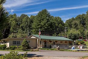 Sun Retreats Nantahala