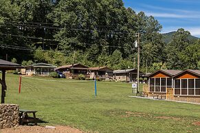 Sun Retreats Nantahala