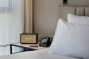 Publica Isrotel, Autograph Collection