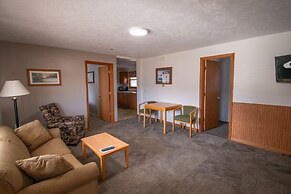 Superior Motel & Suites