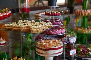 Ramada Encore by Wyndham Kuwait Downtown