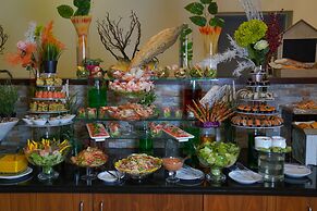 Ramada Encore by Wyndham Kuwait Downtown